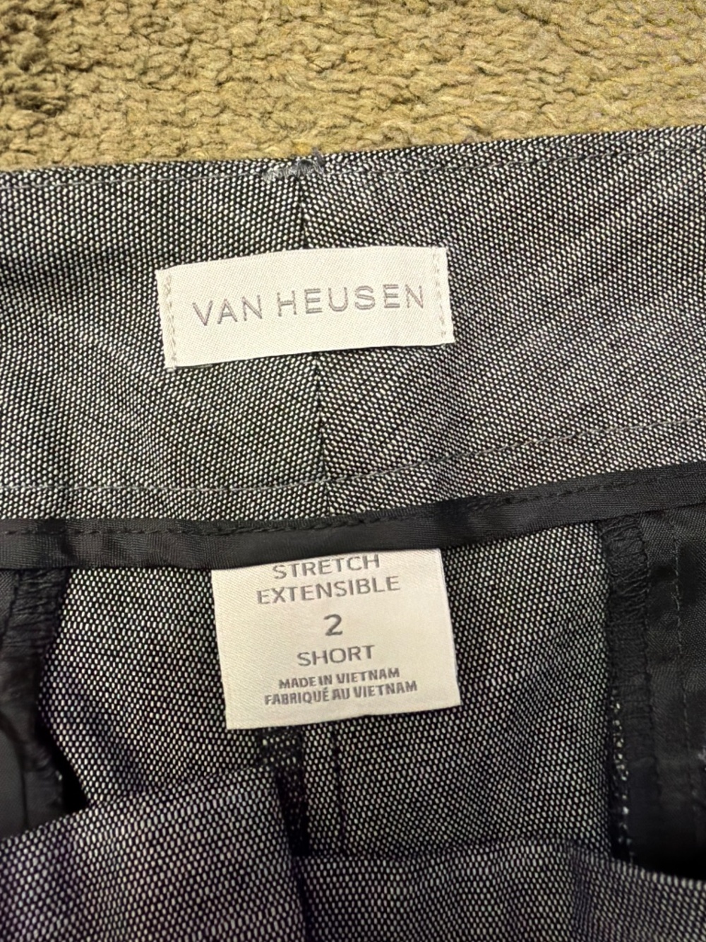 Van Heusen pants -stretch extensible in size 2